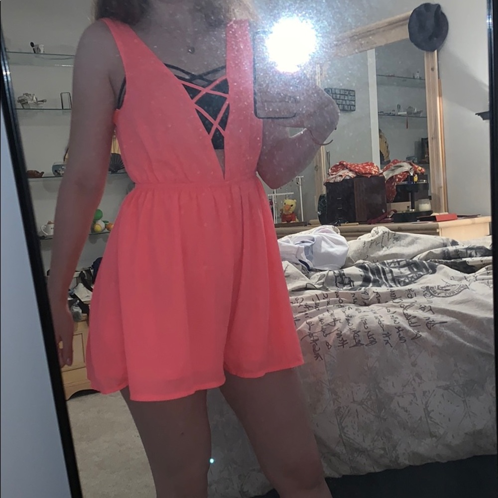Coral romper US 4 (barely worn)